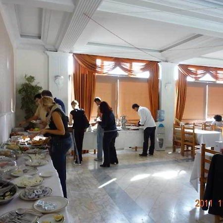 Club Z Hotel Kyrenia  Ngoại thất bức ảnh